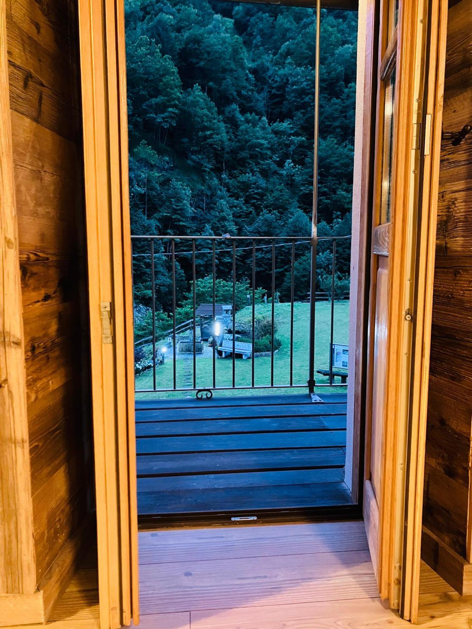 Ospitalita Rurale Familiare Land Wasser Bed and Breakfast Varallo Exterior foto