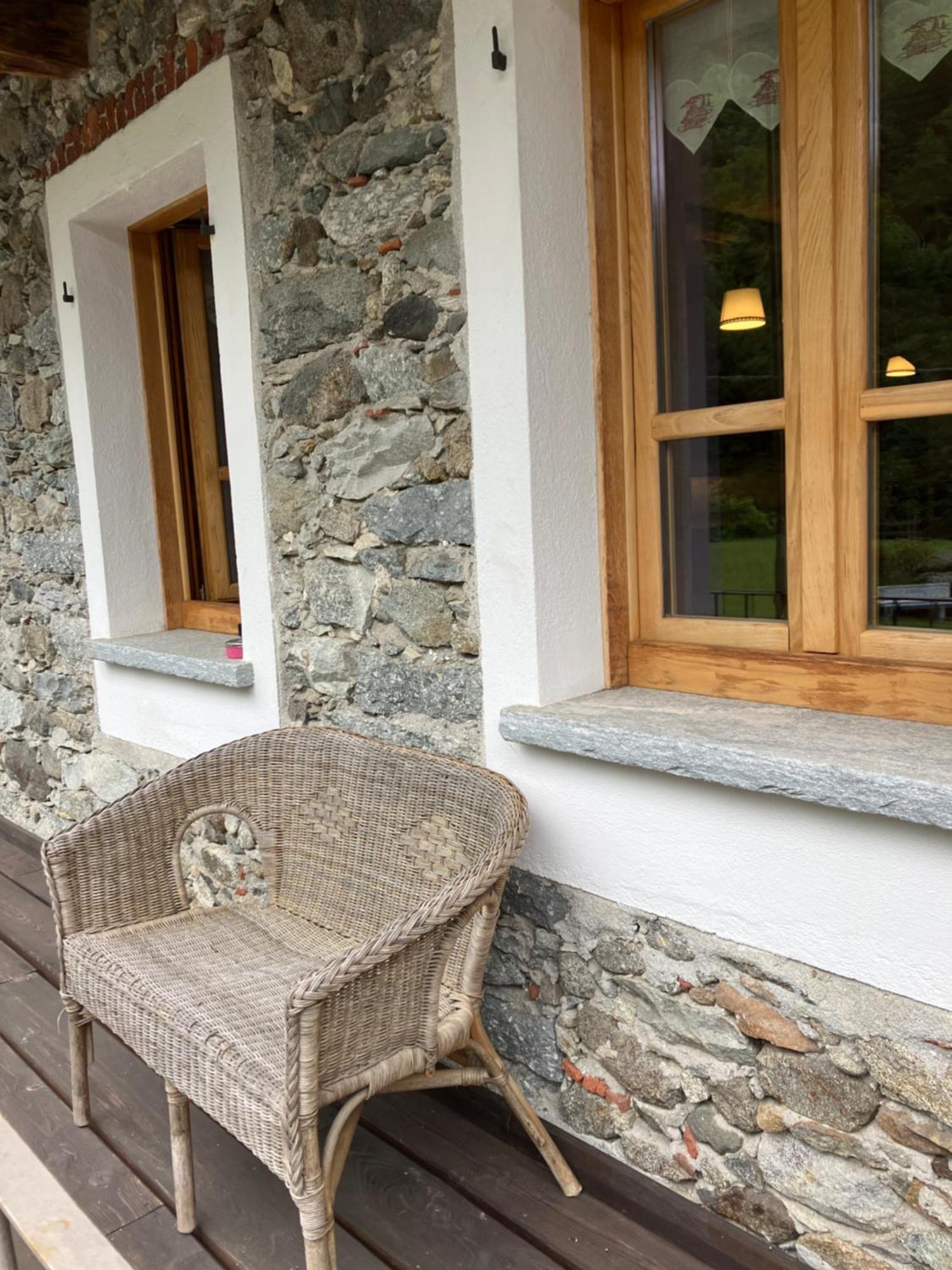 Ospitalita Rurale Familiare Land Wasser Bed and Breakfast Varallo Exterior foto